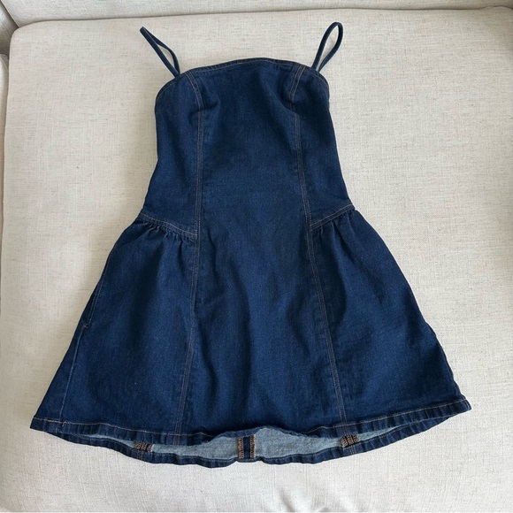 SOLD Abercrombie & Fitch Dipped Waist Denim Crossback Mini Dress - Picture 2 of 8